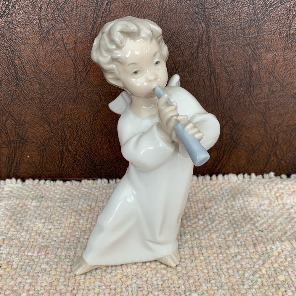 Llardo figurine